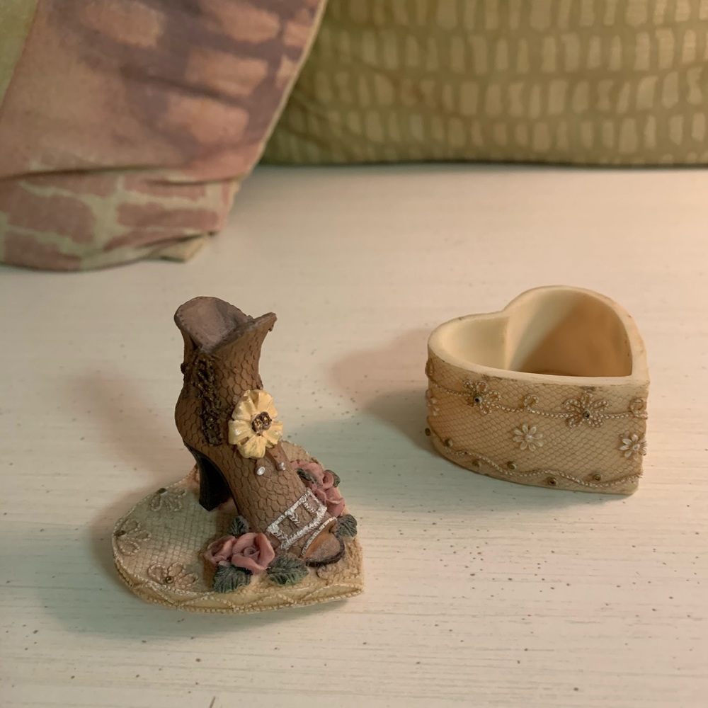 HEART & SHOE TRINKET BOX - Picture 4 of 9